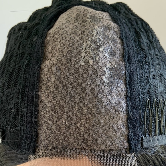 Gorgeous 28” Dark Rooted Burgundy Lace Part Synthetic Wig - Picture 6 of 16